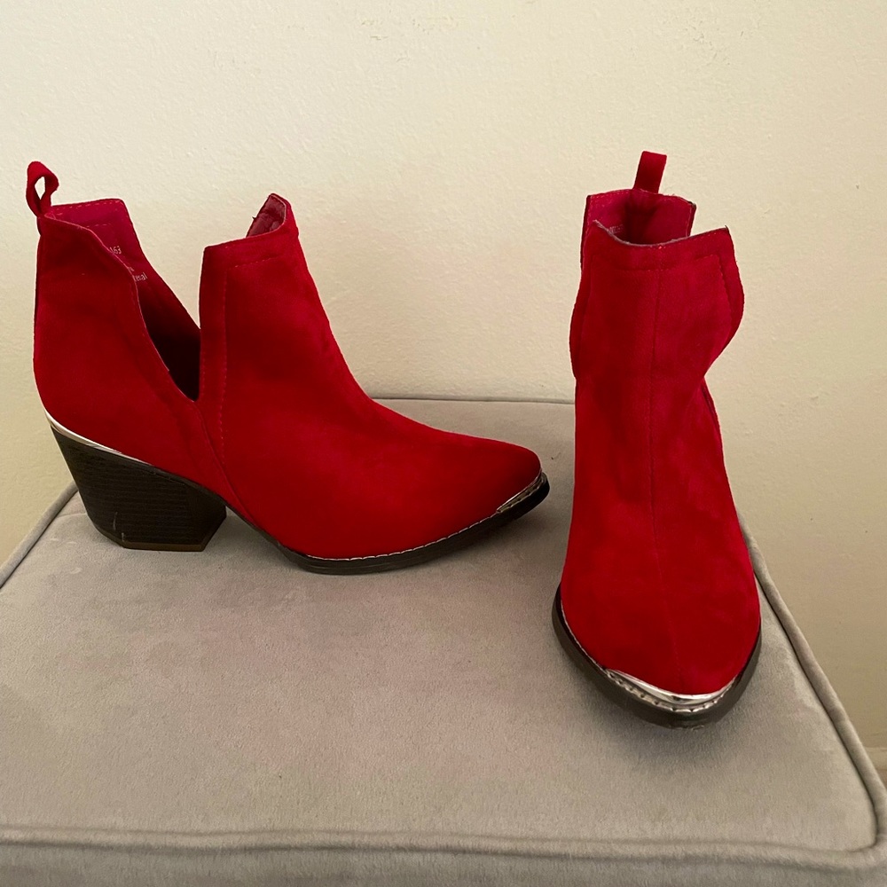 Red ankle boots size 7